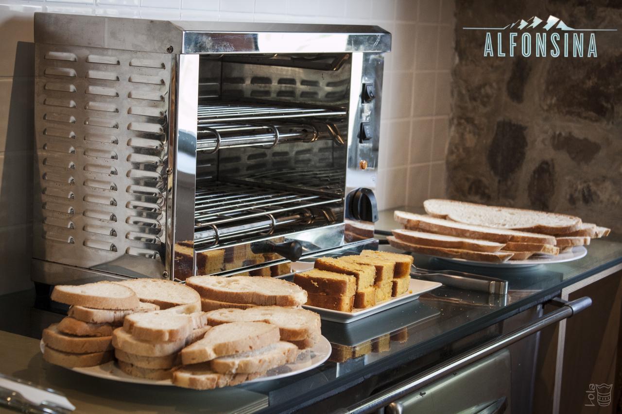 Hotel La Alfonsina Santibanez de Villacarriedo エクステリア 写真