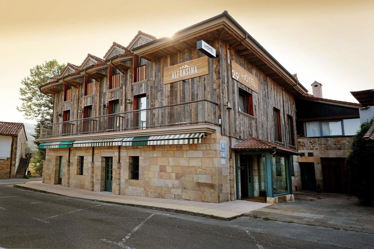 Hotel La Alfonsina Santibanez de Villacarriedo エクステリア 写真