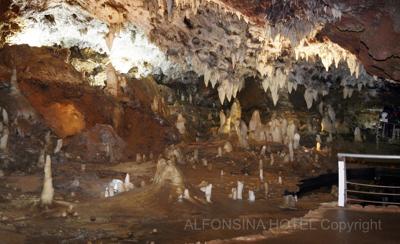 Hotel La Alfonsina Santibanez de Villacarriedo エクステリア 写真